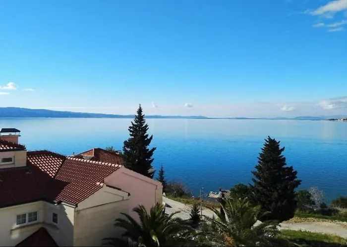 Sunny Blue Apartments